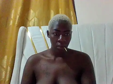 SquirtQueen16 online show from October 2025 08:01:01 PM