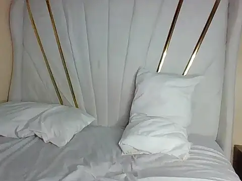 SquirtQueen16 online show from March 2026 08:00:02 PM