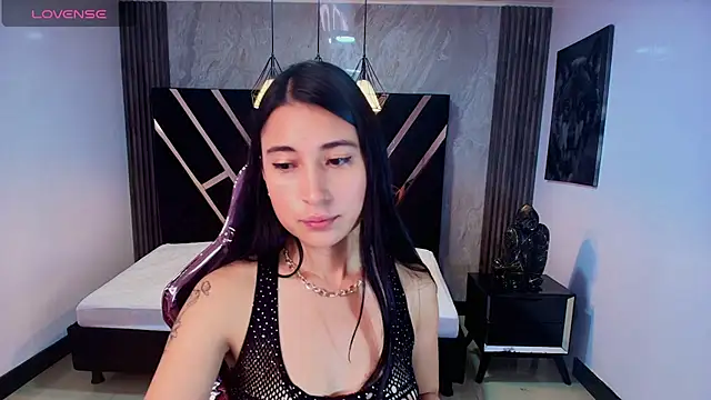 lizzyluk ch online show from February 2025 05:11:02 PM