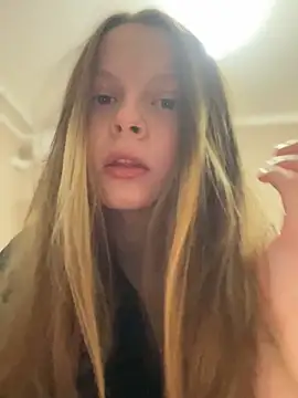 wrenlie online show from February 2025 04:35:02 PM
