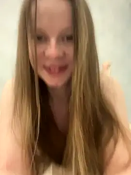 wrenlie online show from October 2025 07:15:02 PM