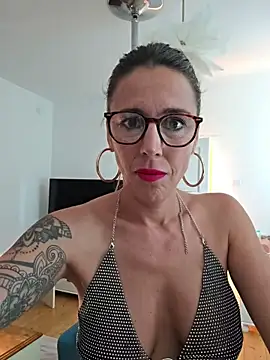 Snapshot of Klamsine chatting on July 2026 05:39:01 AM Klamsine online show from July 2026 05:39:01 AM