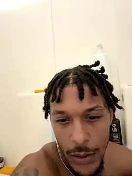 Snapshot of rayyymack chatting on September 2025 09:53:02 PM rayyymack online show from September 2025 09:53:02 PM