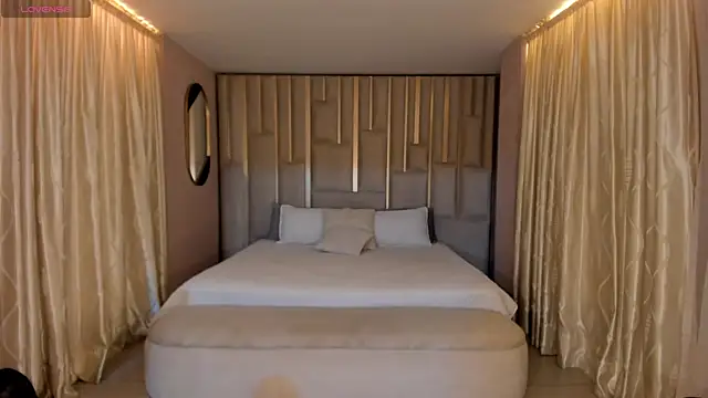 MariaHerrera  online show from December 2025 12:04:01 AM