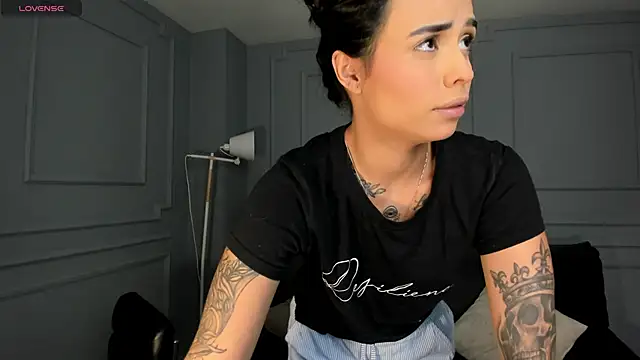 MariaHerrera  online show from November 2025 05:30:01 AM