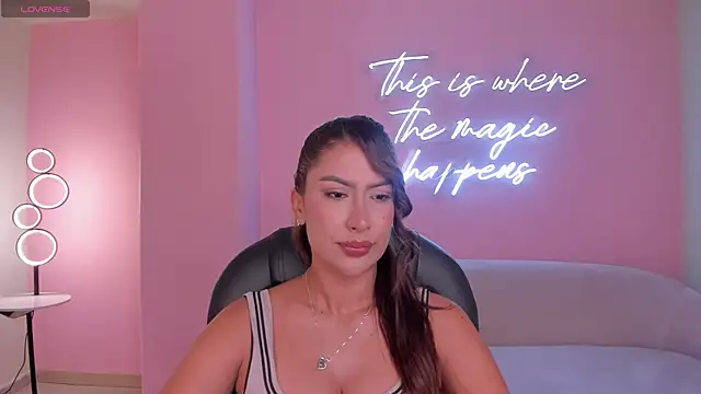 Snapshot of ArianaDumont chatting on July 2026 11:06:02 AM ArianaDumont online show from July 2026 11:06:02 AM