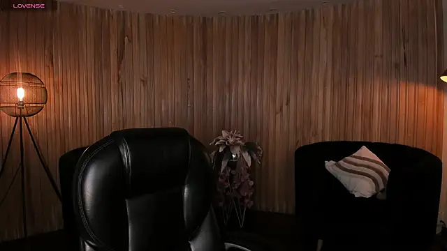 Snapshot of KatieStonne chatting on December 2025 05:36:01 PM KatieStonne online show from December 2025 05:36:01 PM