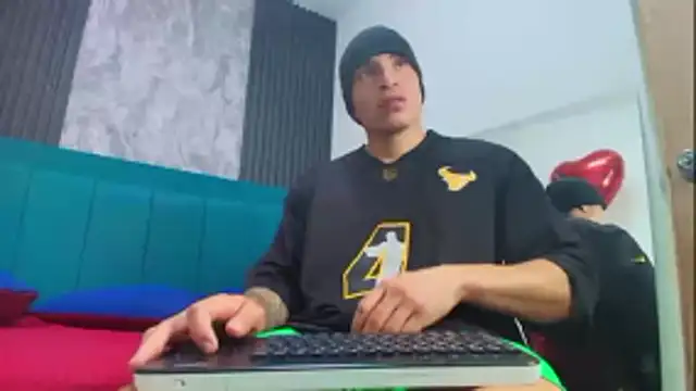 jack pergurtson01 online show from March 2026 10:33:02 AM