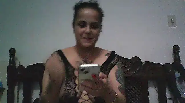 Snapshot of Hotbucet chatting on March 2025 02:05:02 AM Hotbucet online show from March 2025 02:05:02 AM