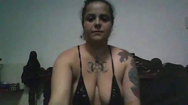 Snapshot of Hotbucet chatting on February 2025 10:03:02 PM Hotbucet online show from February 2025 10:03:02 PM