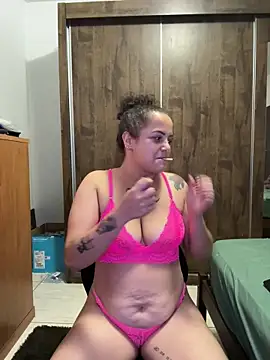 Snapshot of Hotbucet chatting on January 2025 02:48:01 AM Hotbucet online show from January 2025 02:48:01 AM