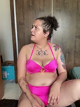 Snapshot of Hotbucet chatting on January 2025 06:39:01 PM Hotbucet online show from January 2025 06:39:01 PM