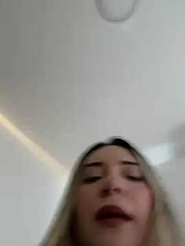Snapshot of mariablonde_ chatting on June 2026 02:56:02 PM mariablonde online show from June 2026 02:56:02 PM