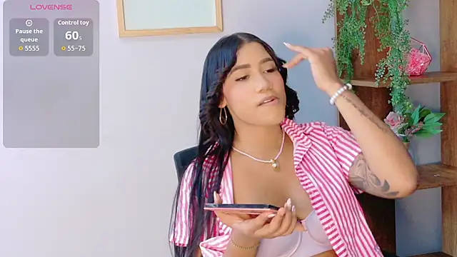 Salome Diaz  online show from February 2026 05:19:01 AM