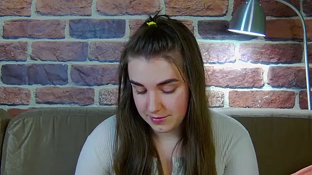 Sofia Hugs online show from March 2026 05:41:02 PM