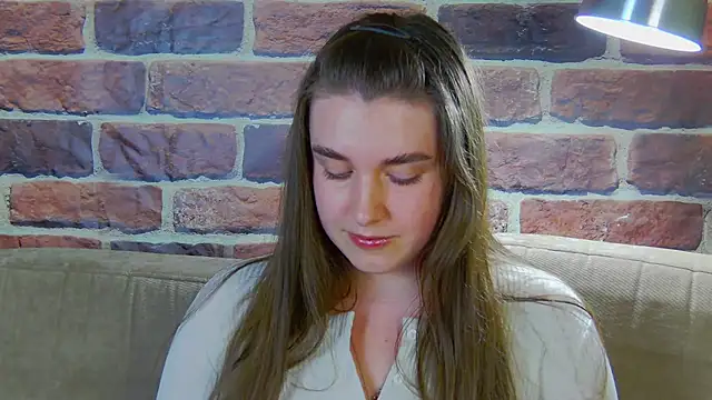 Sofia Hugs online show from April 2026 06:10:01 PM