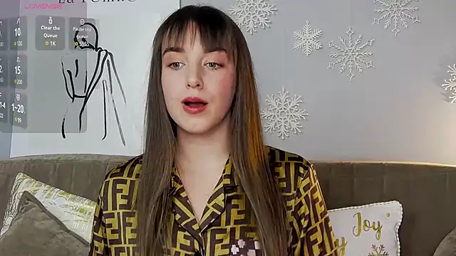 Snapshot of Sofia_Hugs chatting on January 2025 05:19:01 PM Sofia Hugs online show from January 2025 05:19:01 PM