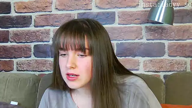 Sofia Hugs online show from November 2025 09:08:01 PM