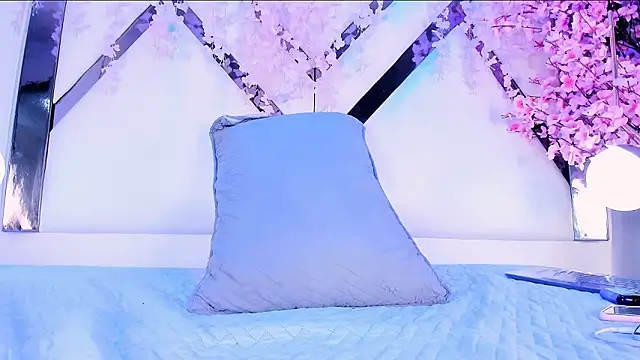 Michellespencer online show from April 2026 11:18:02 PM