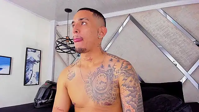 Snapshot of Damian09_ chatting on November 2025 02:43:02 PM Damian09 online show from November 2025 02:43:02 PM