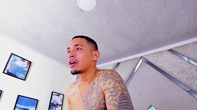 Snapshot of Damian09_ chatting on December 2025 09:09:02 PM Damian09 online show from December 2025 09:09:02 PM