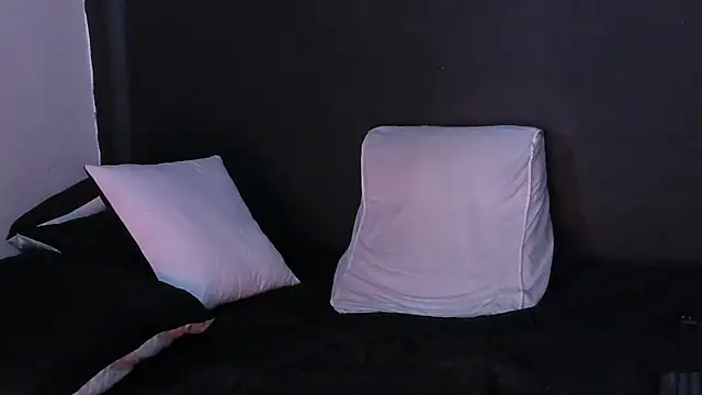 Dylanwhite23  online show from October 2025 08:32:02 PM