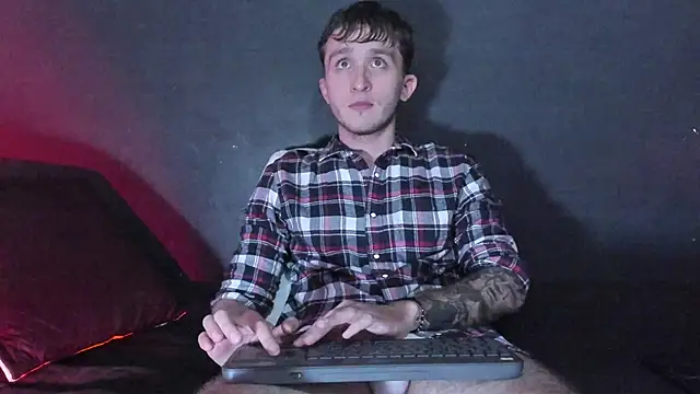 Dylanwhite23  online show from November 2025 03:10:02 AM