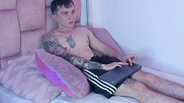 Dylanwhite23  online show from March 2025 02:30:02 AM