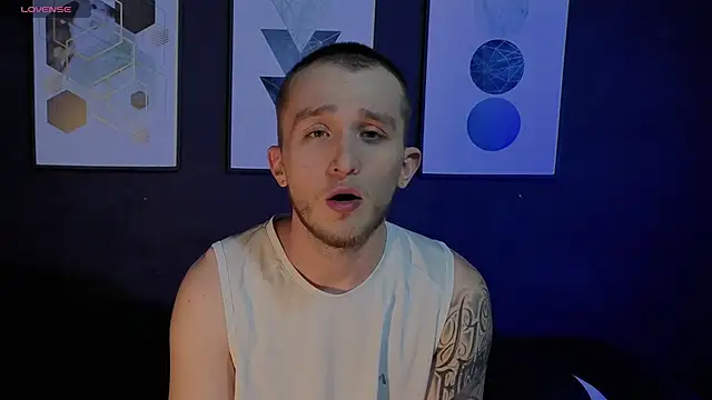 Dylanwhite23  online show from February 2026 11:38:01 PM