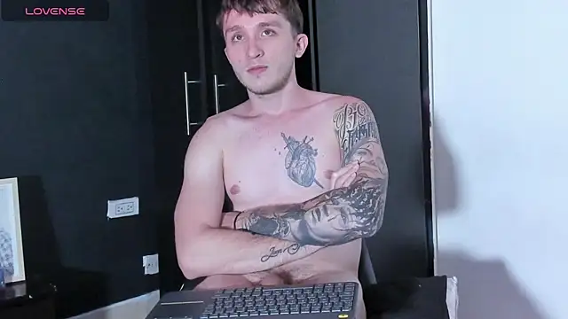 Dylanwhite23  online show from December 2025 05:11:01 AM