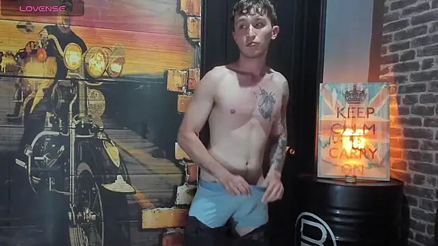 Dylanwhite23  online show from January 2026 04:39:01 AM