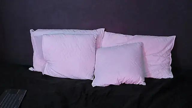 Dylanwhite23  online show from October 2025 08:45:01 PM