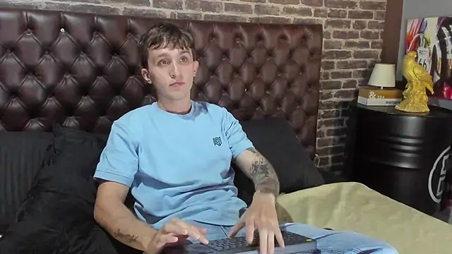 Dylanwhite23  online show from January 2026 03:46:01 AM