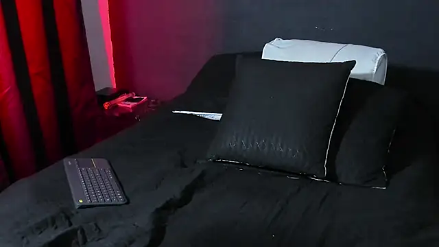 Dylanwhite23  online show from September 2025 09:43:01 PM