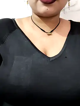 Indian-Nazia online show from November 2025 06:33:01 PM