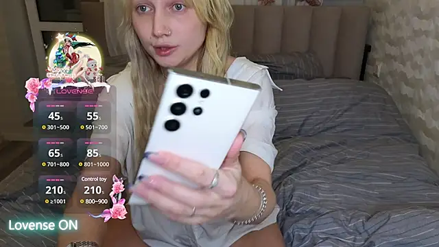 GoodGirl0024 online show from February 2025 08:34:01 PM