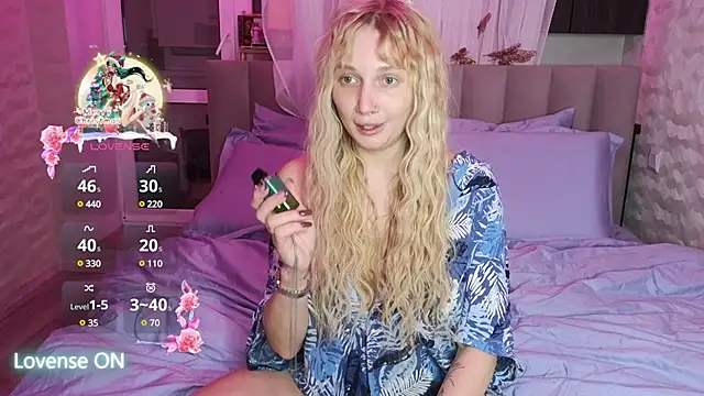 GoodGirl0024 online show from February 2025 07:49:02 PM