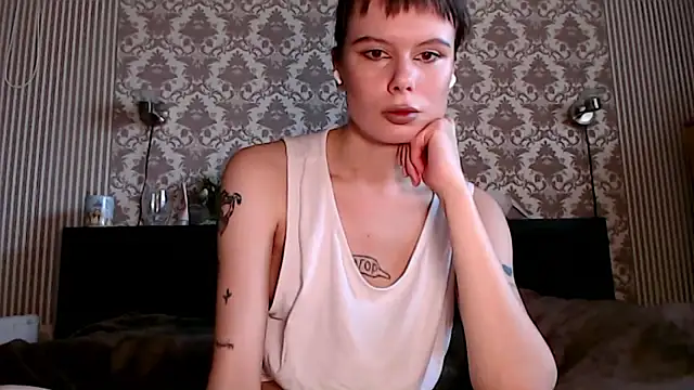 Vienaxtexasxparis online show from October 2025 11:01:01 AM