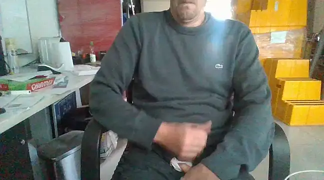 Snapshot of Raimundo1971 chatting on December 2024 03:39:02 PM Raimundo1971 online show from December 2024 03:39:02 PM