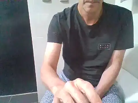 Snapshot of Raimundo1971 chatting on February 2025 03:05:02 PM Raimundo1971 online show from February 2025 03:05:02 PM