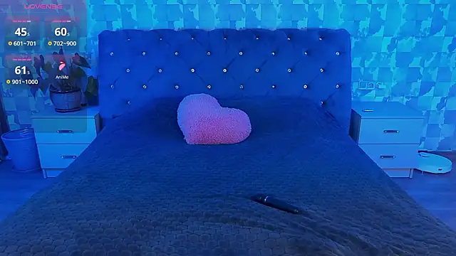 Snapshot of SuzannaWild chatting on February 2026 10:02:02 AM SuzannaWild online show from February 2026 10:02:02 AM