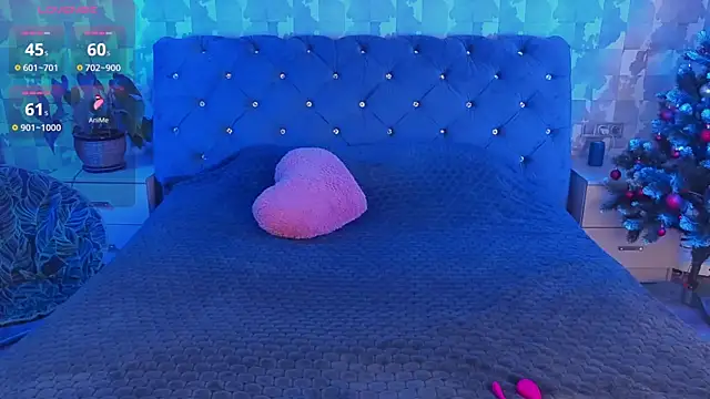 Snapshot of SuzannaWild chatting on December 2025 07:29:01 AM SuzannaWild online show from December 2025 07:29:01 AM