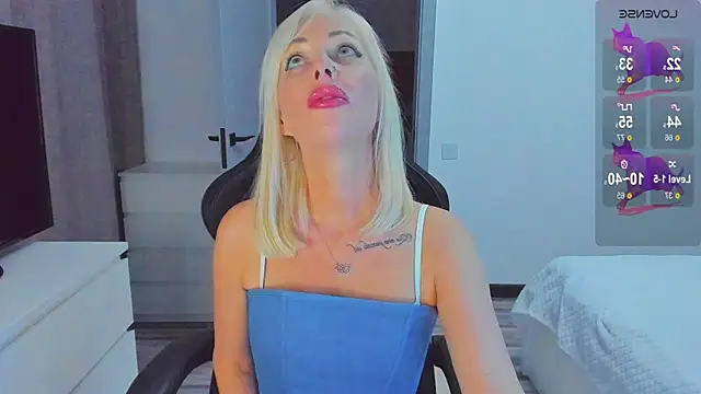 Miya Kisss online show from November 2025 01:58:02 PM