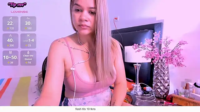 Snapshot of daniela_beauty chatting on March 2026 12:37:02 PM daniela beauty online show from March 2026 12:37:02 PM