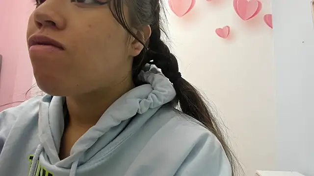 Snapshot of Ingrid_Casas chatting on October 2025 01:45:02 PM Ingrid Casas online show from October 2025 01:45:02 PM
