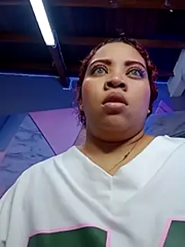 Snapshot of AngelaCoffee chatting on October 2025 03:07:02 AM AngelaCoffee online show from October 2025 03:07:02 AM