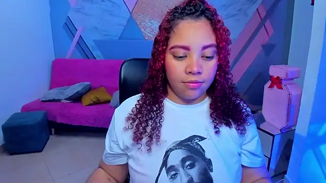 Snapshot of AngelaCoffee chatting on October 2025 10:39:02 PM AngelaCoffee online show from October 2025 10:39:02 PM