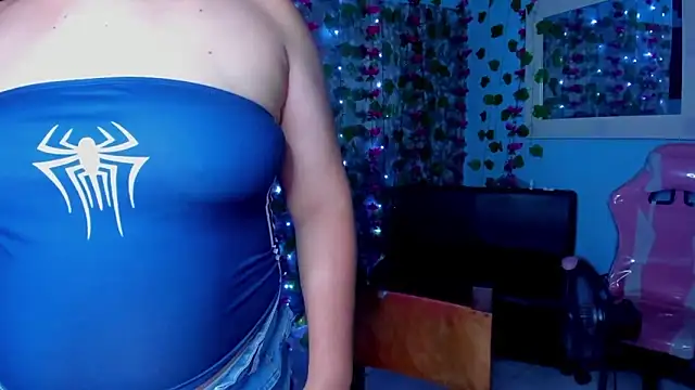 Snapshot of AngelaCoffee chatting on June 2026 02:24:02 AM AngelaCoffee online show from June 2026 02:24:02 AM