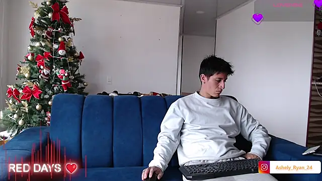 ashely ryan24 online show from November 2025 06:30:02 PM