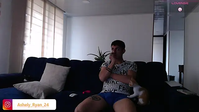 Snapshot of ashely_ryan24 chatting on March 2025 09:20:01 PM ashely ryan24 online show from March 2025 09:20:01 PM